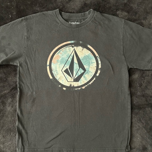 Boys Volcom Tshirts XL ( Set of 2.) 1 Black and 1 Gray - Picture 4 of 5